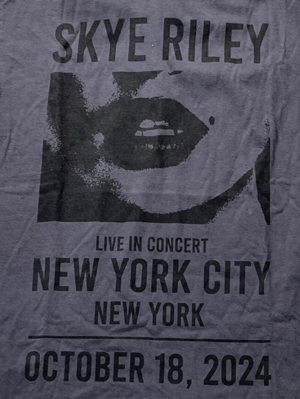 Skye Riley Preowned Medium T-shirt